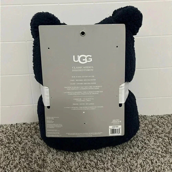 UGG Sherpa Hooded Throw - Picture 2 of 5